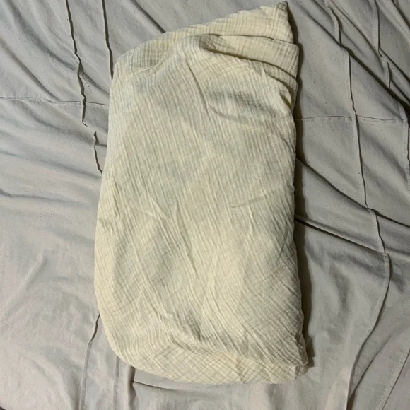 YELLOW MUSLIN CRIB SHEET - Picture 5 of 5